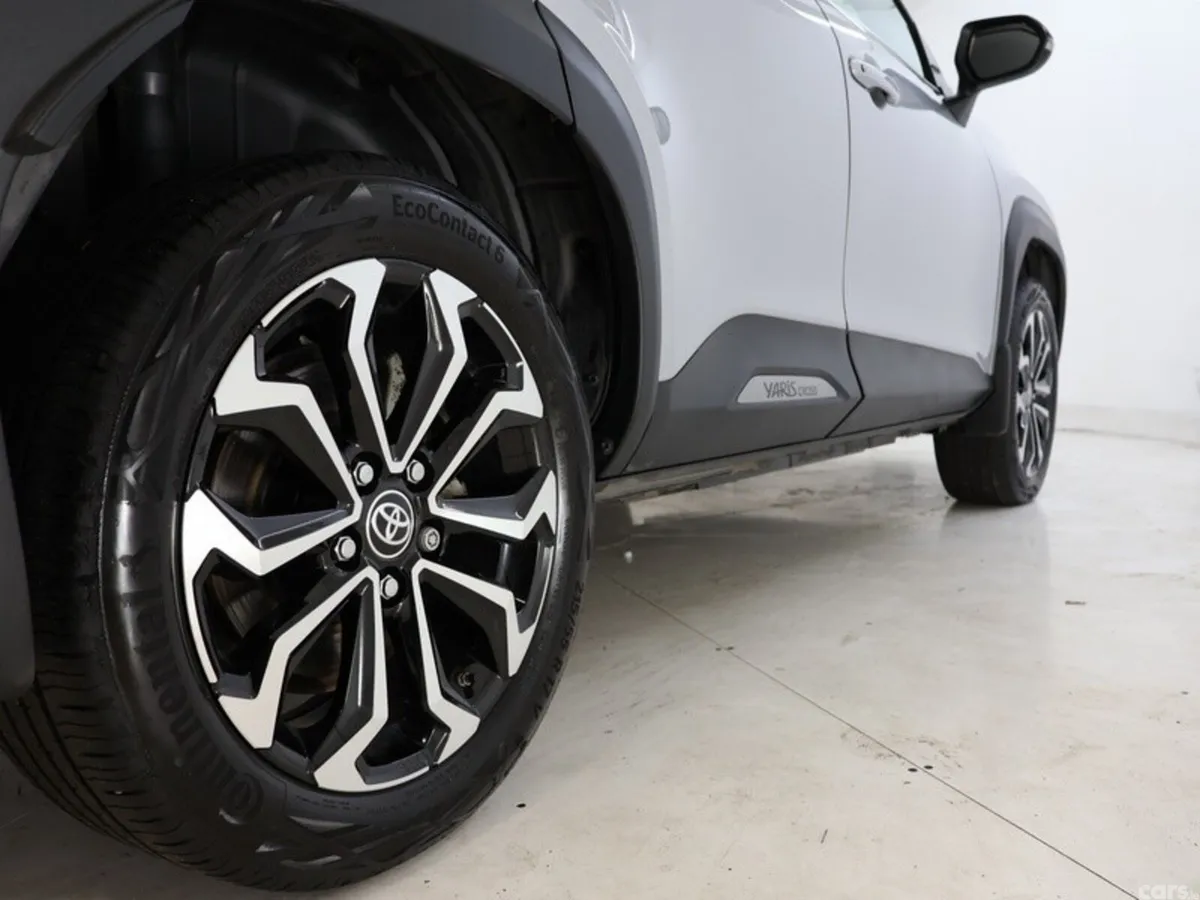 Toyota Yaris Cross SUV, Petrol Hybrid, 2025, Grey