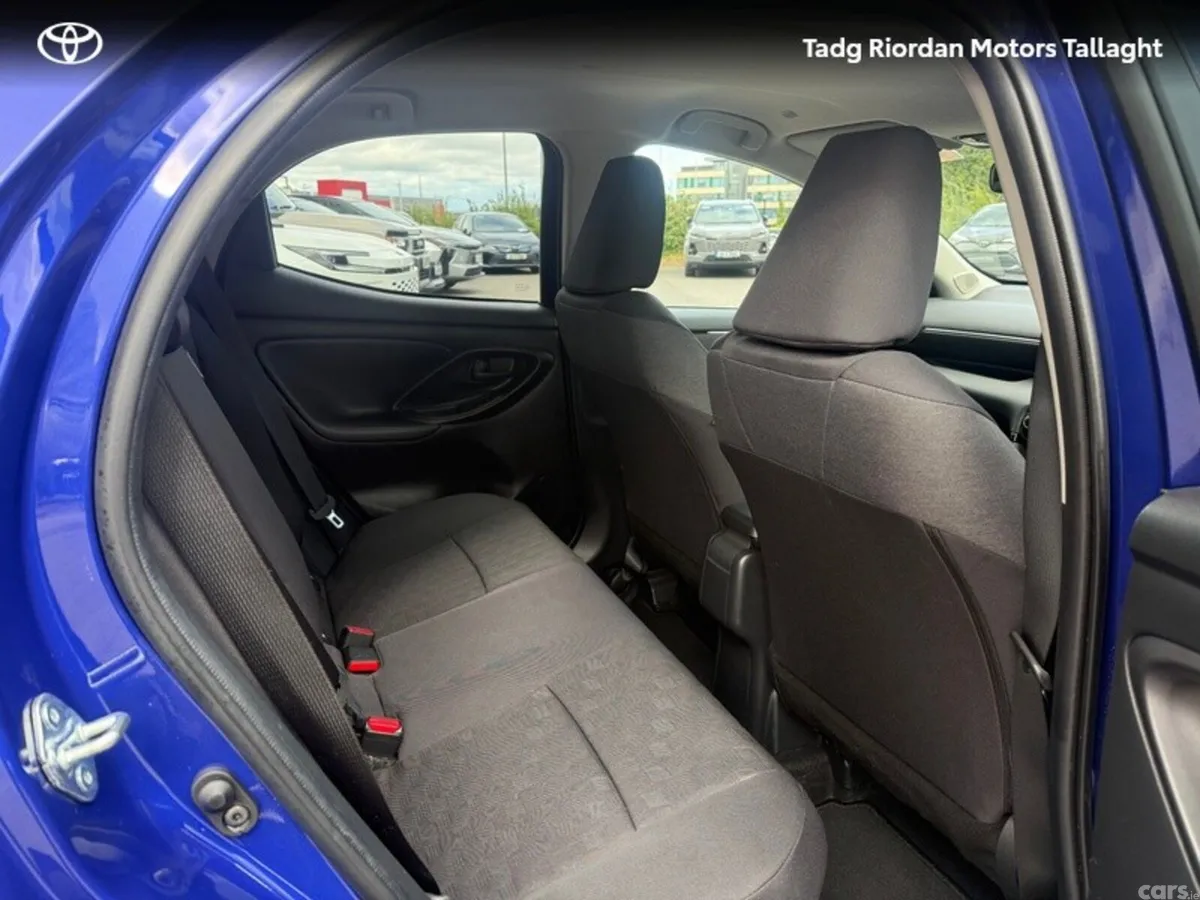 Toyota Yaris Hatchback, Petrol Hybrid, 2025, Blue