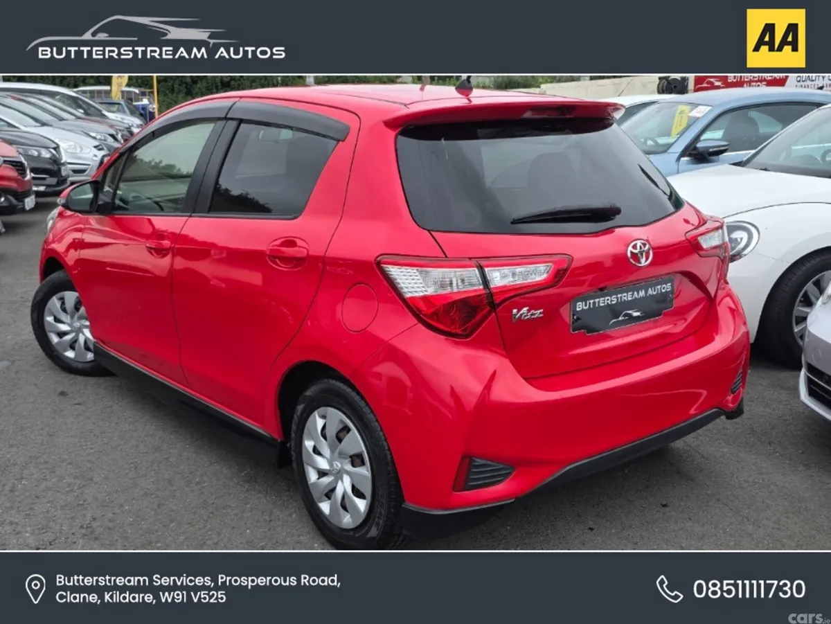 Toyota Yaris Hatchback, Petrol, 2017, Red
