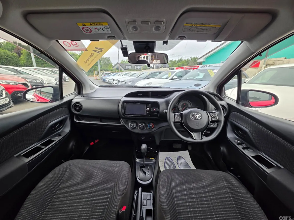Toyota Yaris Hatchback, Petrol, 2017, Red