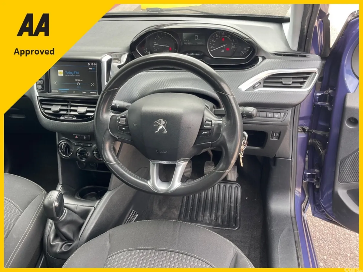 Peugeot 208 Hatchback, Diesel, 2017, Blue