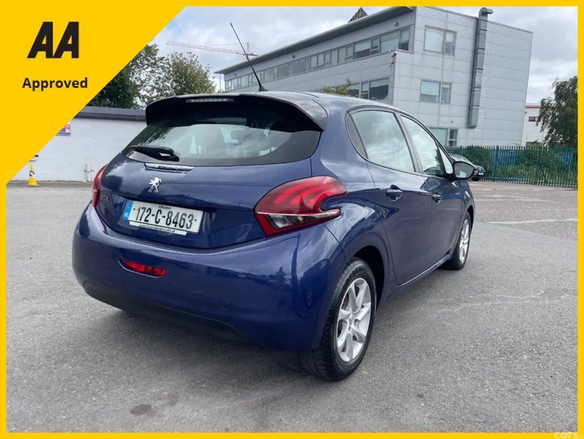 Peugeot 208 Hatchback, Diesel, 2017, Blue