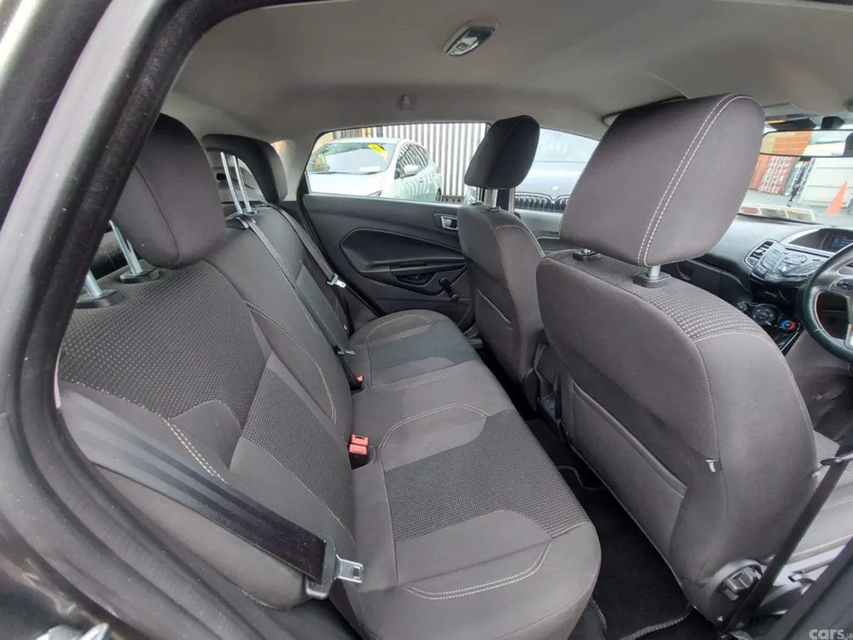 Ford Fiesta Hatchback, Petrol, 2017, Grey
