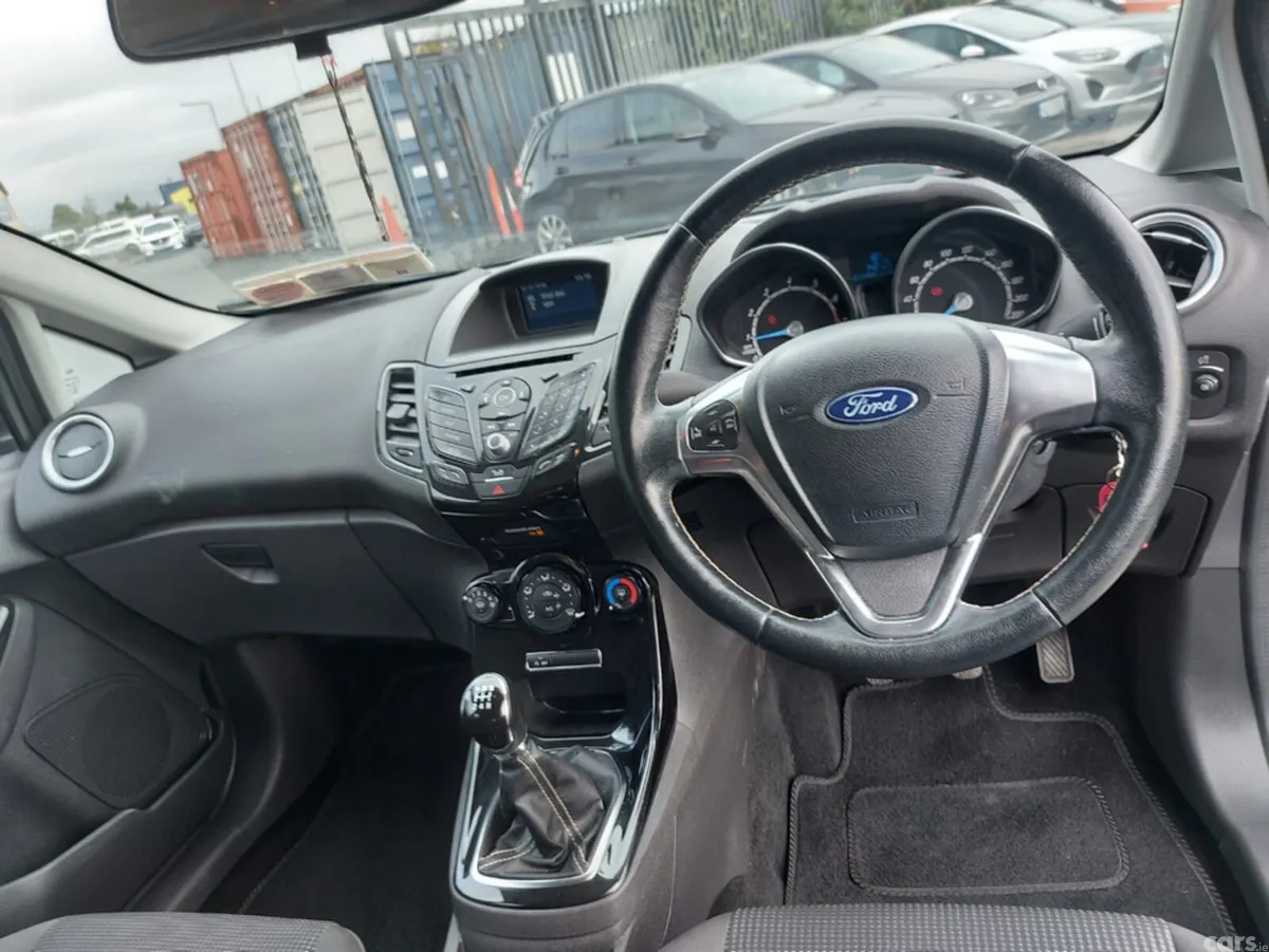 Ford Fiesta Hatchback, Petrol, 2017, Grey
