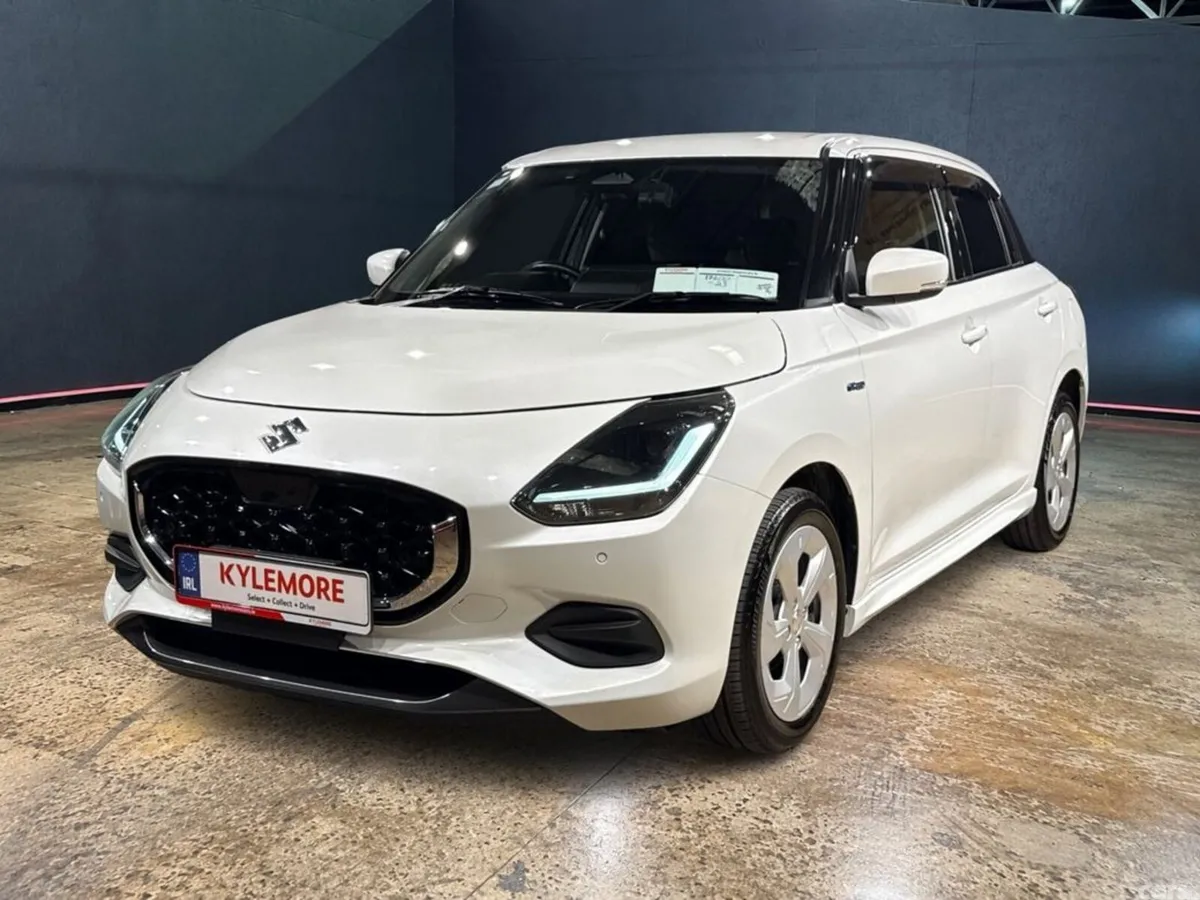 Suzuki Swift Hatchback, Petrol Hybrid, 2025, White