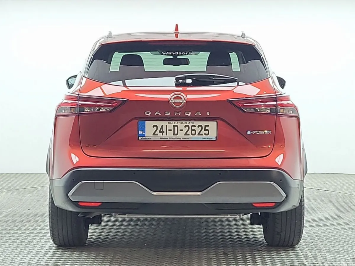 Nissan Qashqai MPV, Petrol, 2024, Red
