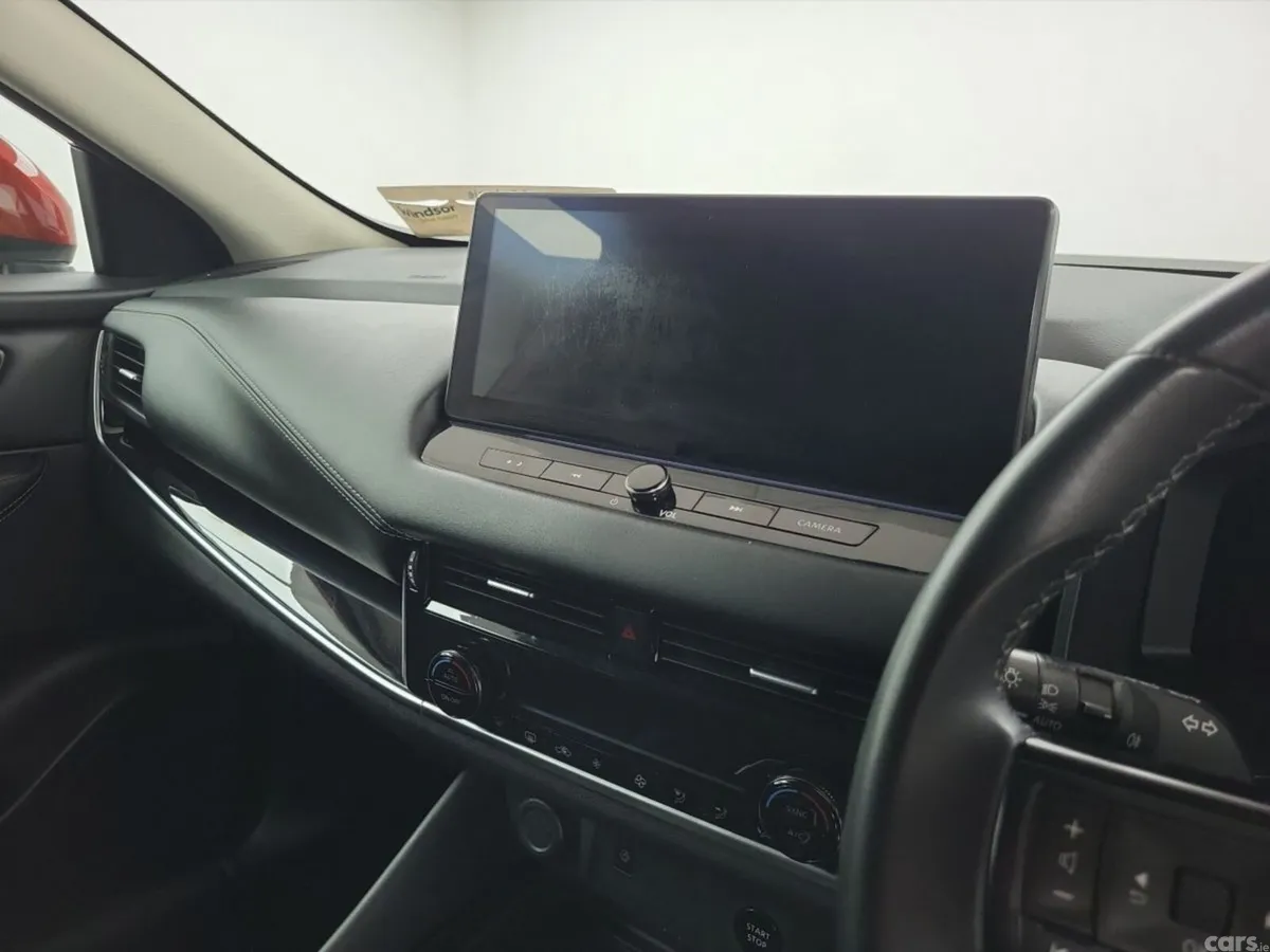 Nissan Qashqai MPV, Petrol, 2024, Red