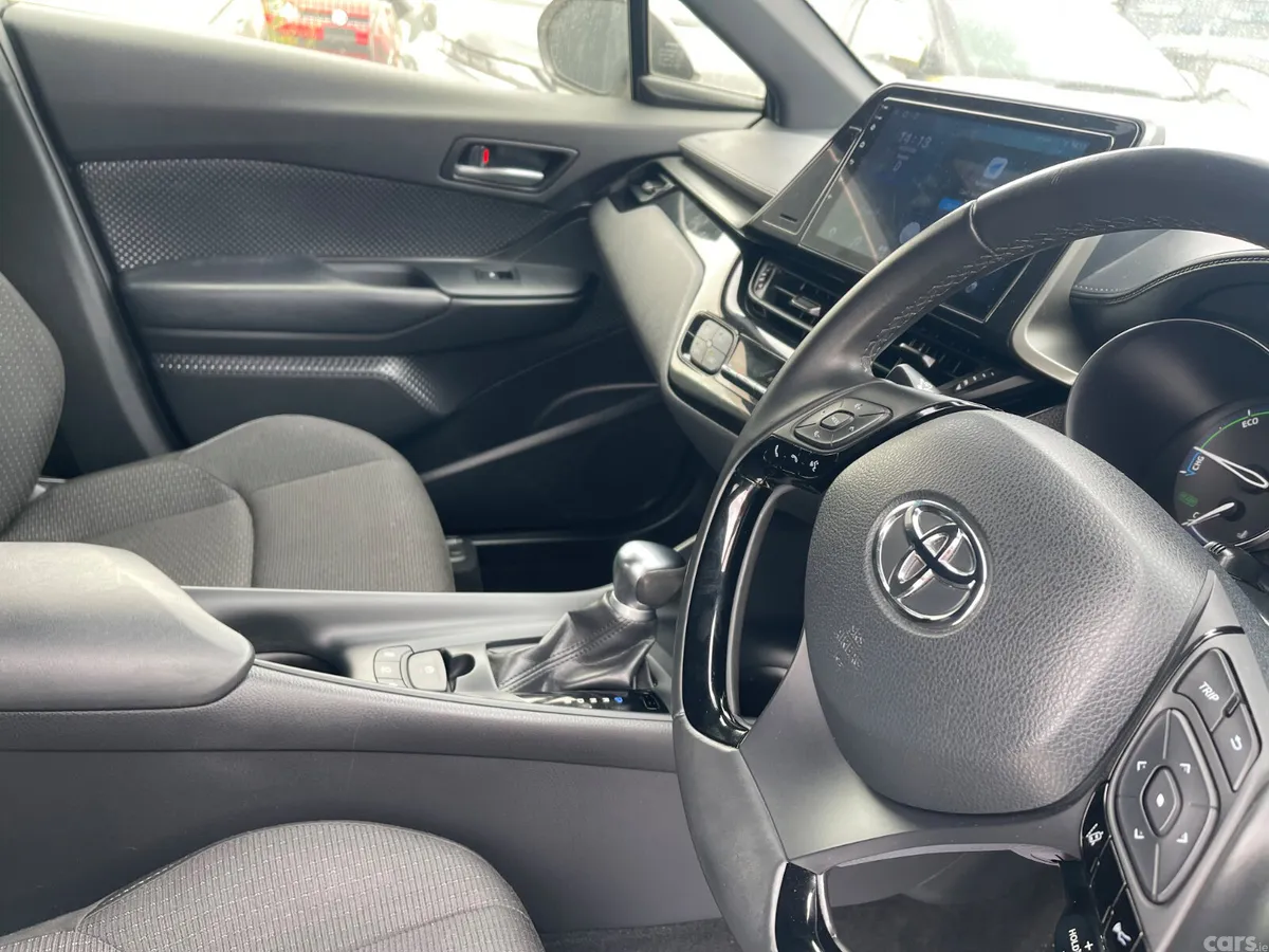 Toyota C-HR Hatchback, Petrol Hybrid, 2019, White