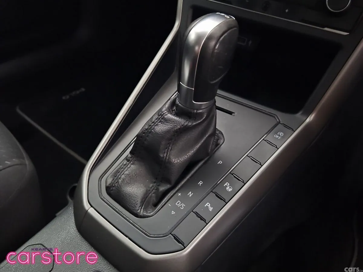 Volkswagen Polo Hatchback, Petrol, 2018, Silver