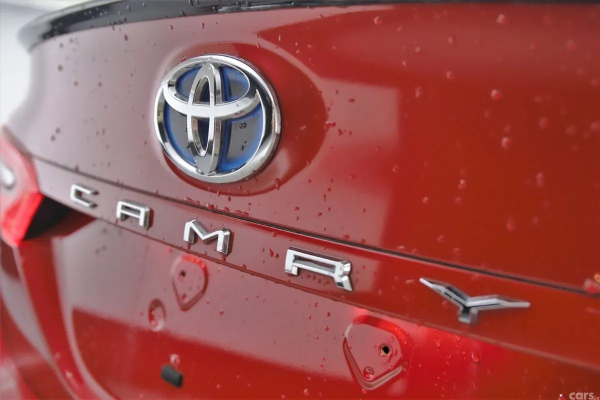 Toyota Camry Saloon, Petrol Hybrid, 2021, Red