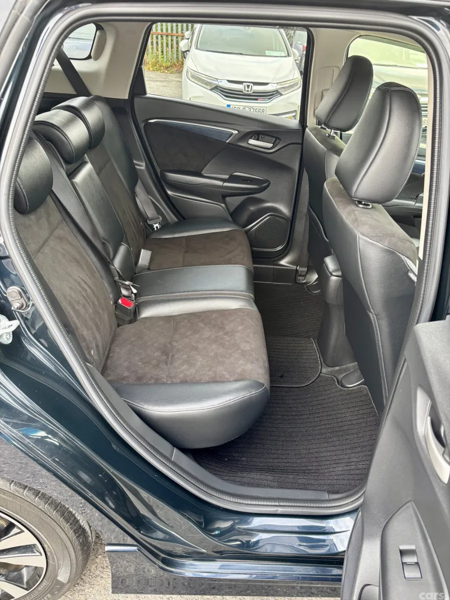 Honda Shuttle MPV, Petrol Hybrid, 2016, Blue