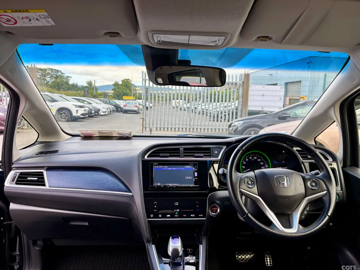 Honda Shuttle MPV, Petrol Hybrid, 2016, Blue