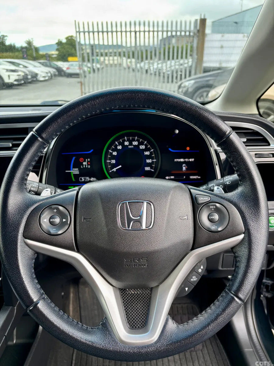 Honda Shuttle MPV, Petrol Hybrid, 2016, Blue