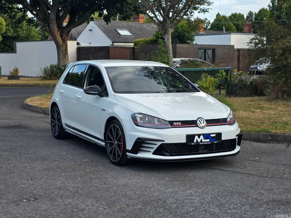 Volkswagen Golf Hatchback, Petrol, 2017, White