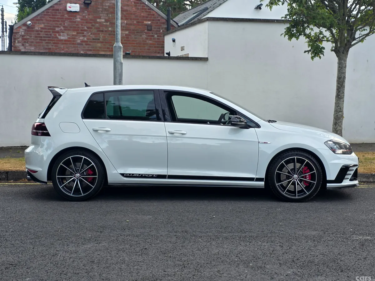 Volkswagen Golf Hatchback, Petrol, 2017, White