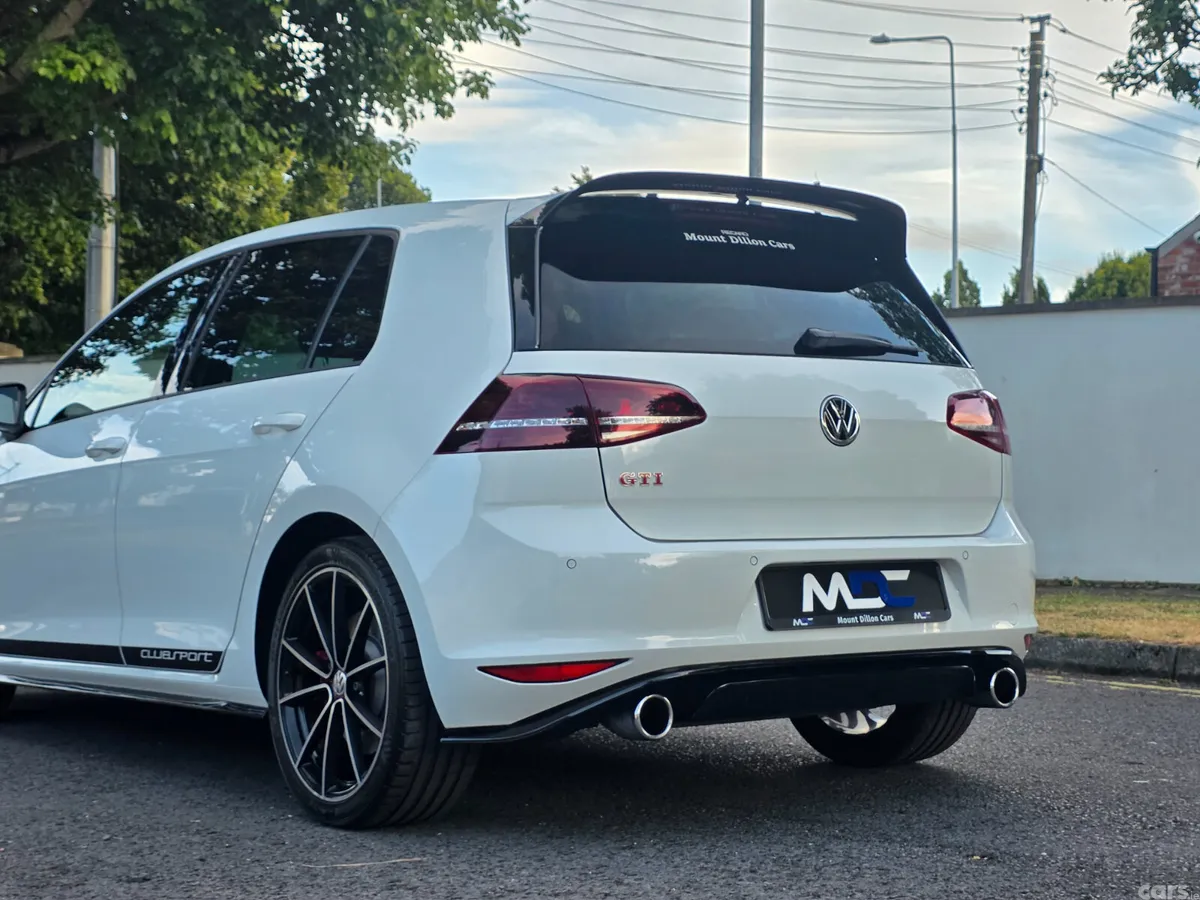 Volkswagen Golf Hatchback, Petrol, 2017, White