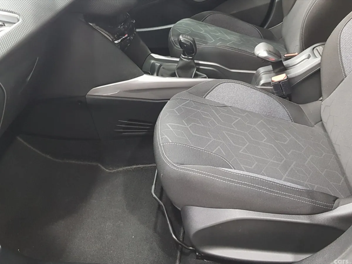 Peugeot 2008 Estate, Diesel, 2018, Grey
