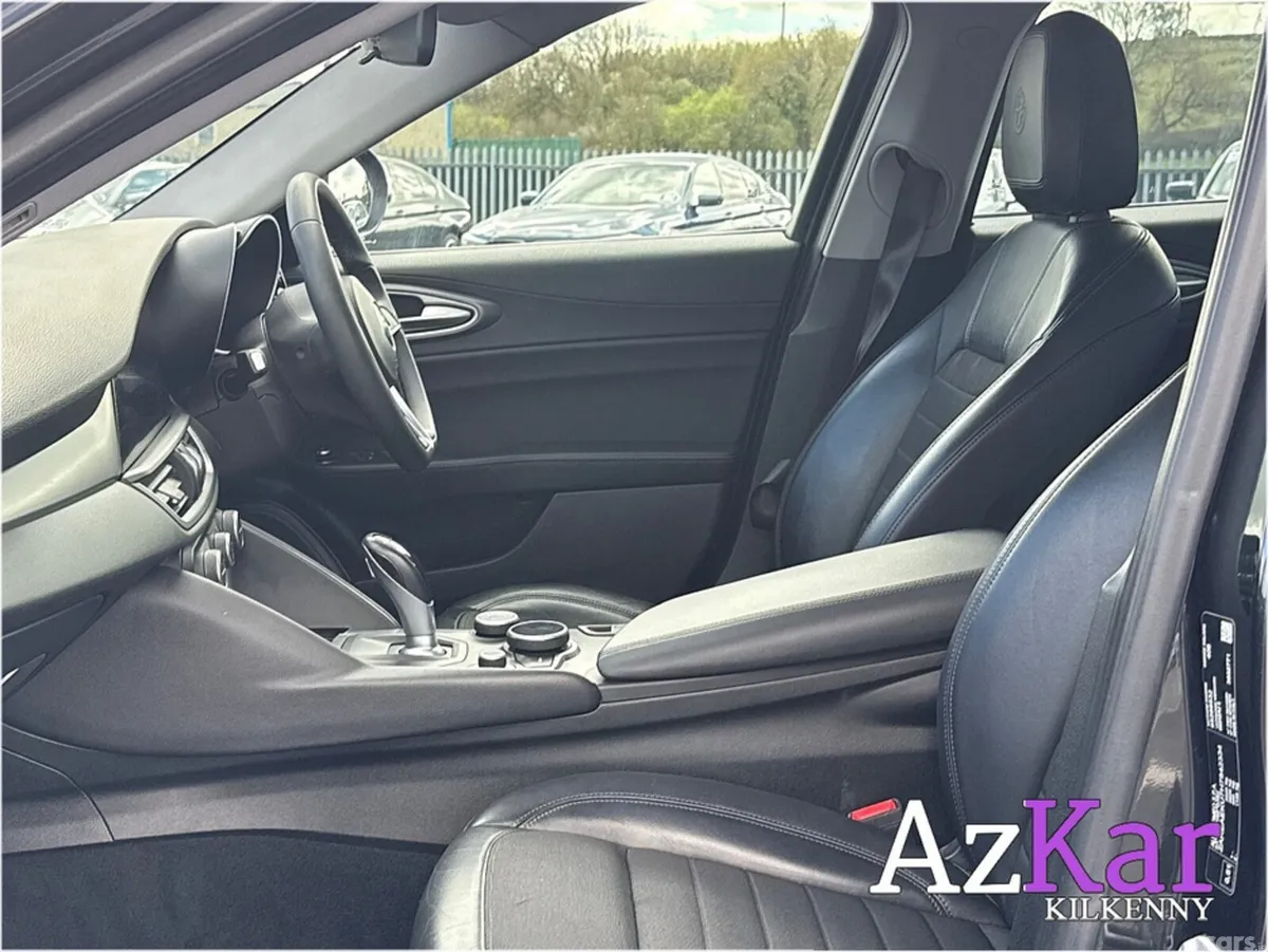 Alfa Romeo Giulia Saloon, Diesel, 2017, Black