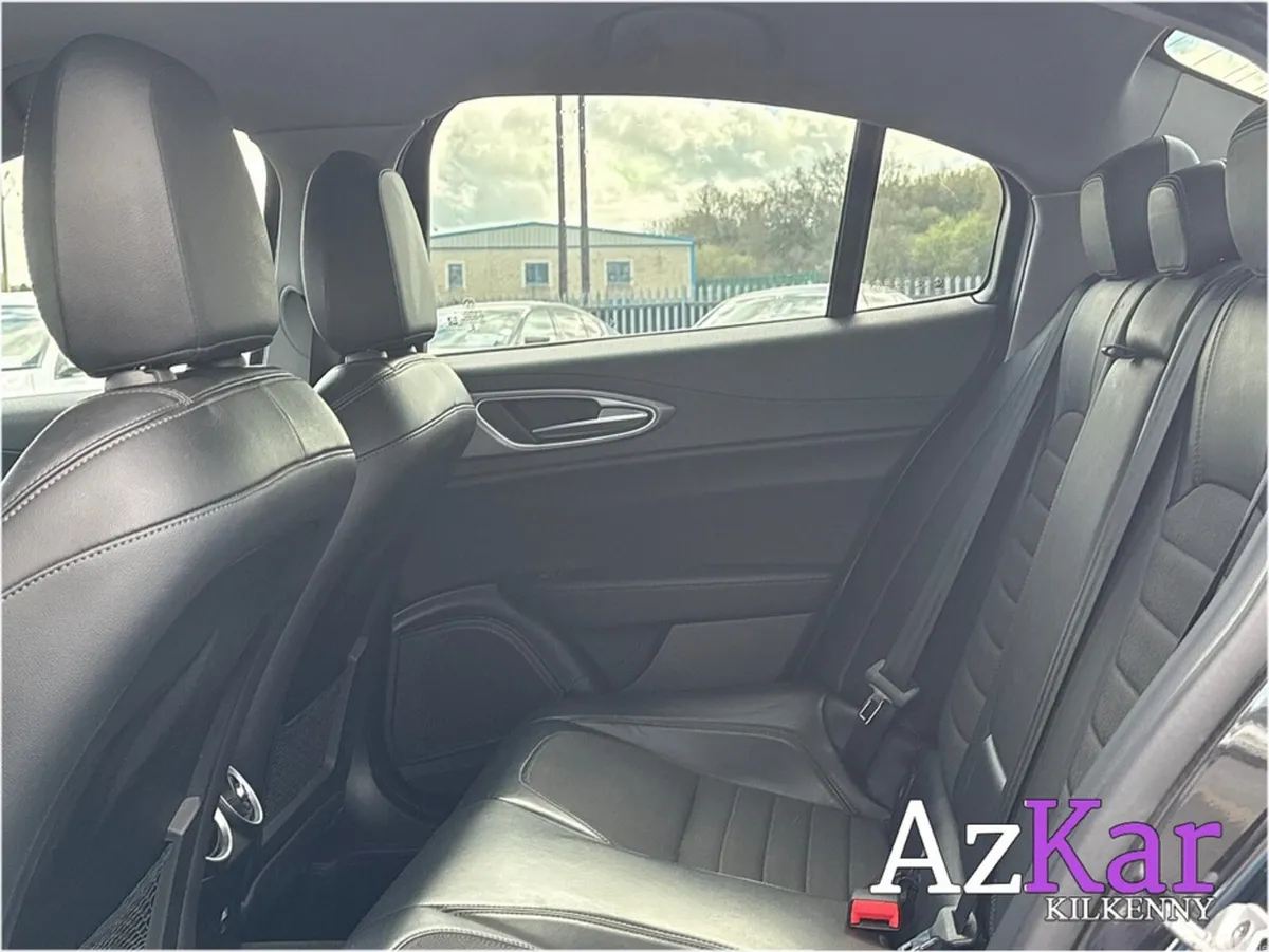 Alfa Romeo Giulia Saloon, Diesel, 2017, Black