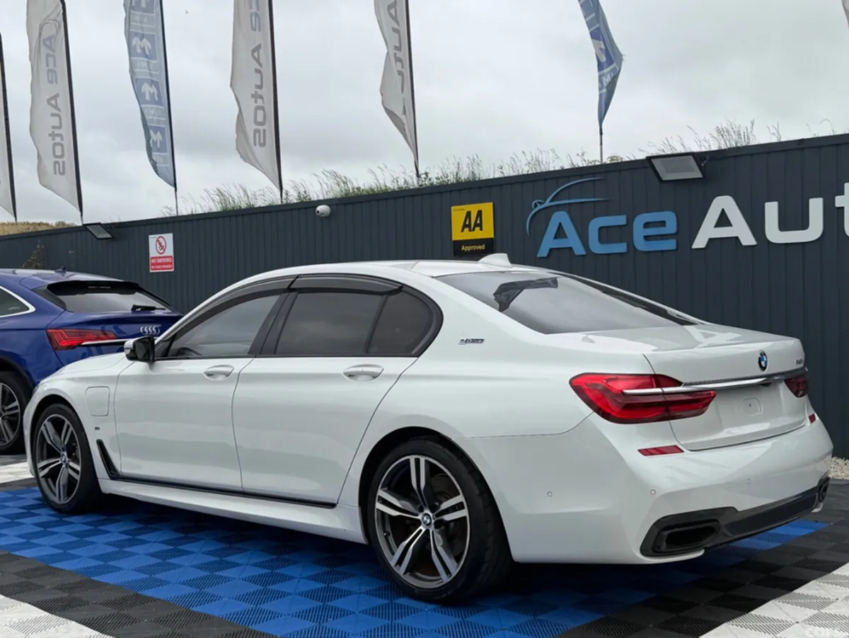 BMW 7-Series Saloon, Petrol Plug-in Hybrid, 2018, White