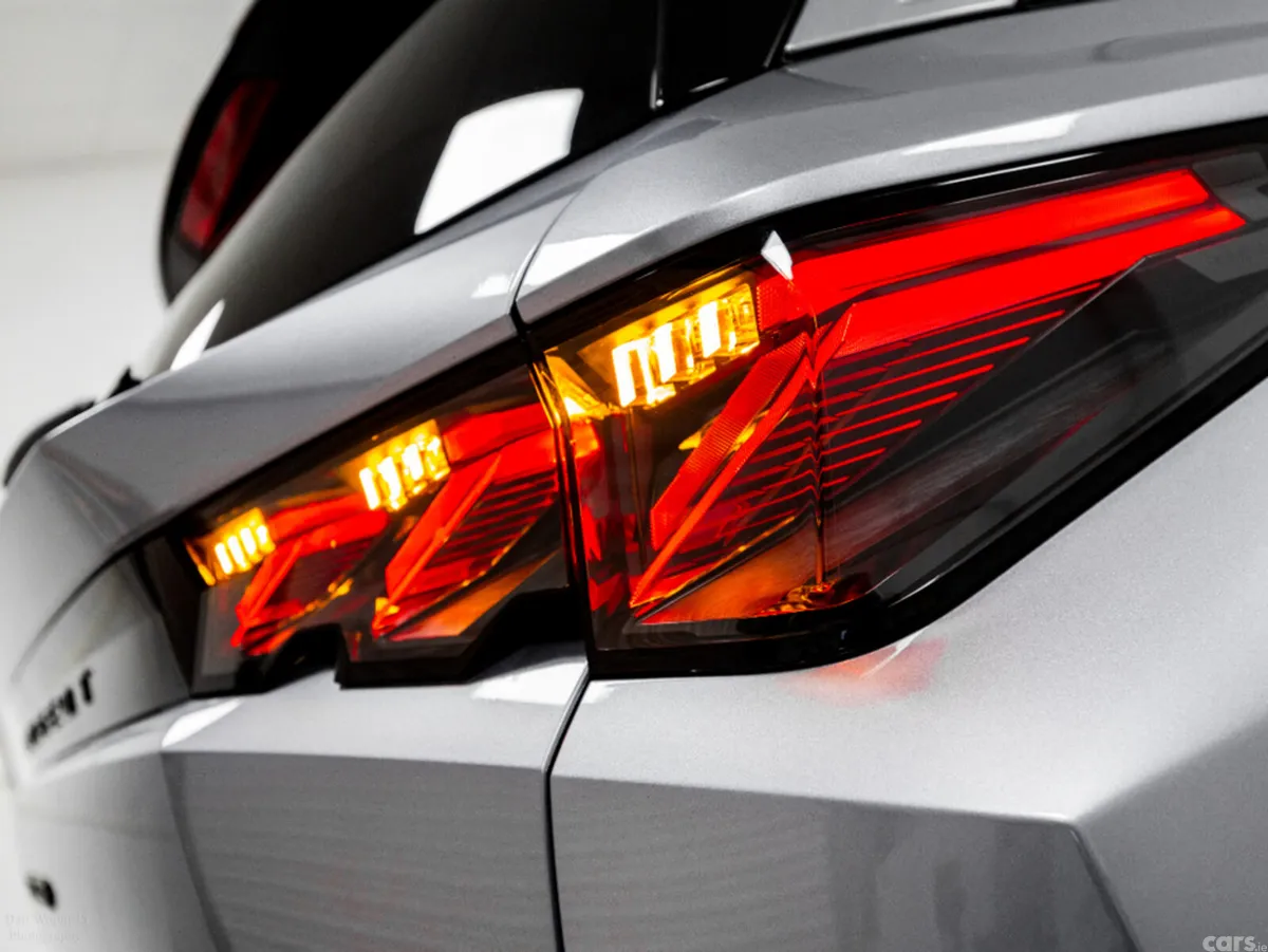 Peugeot 5008 SUV, Petrol Plug-in Hybrid, 2025, Grey