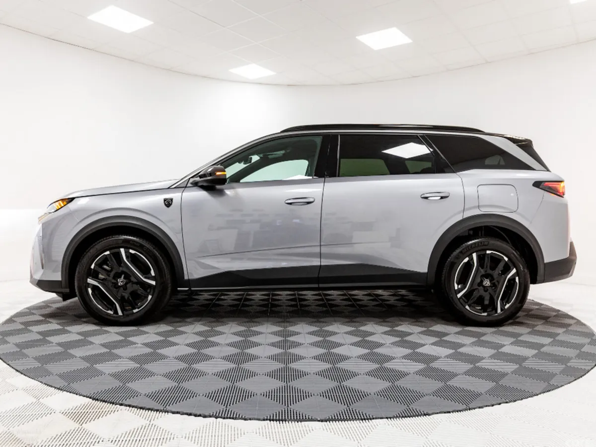 Peugeot 5008 SUV, Petrol Plug-in Hybrid, 2025, Grey