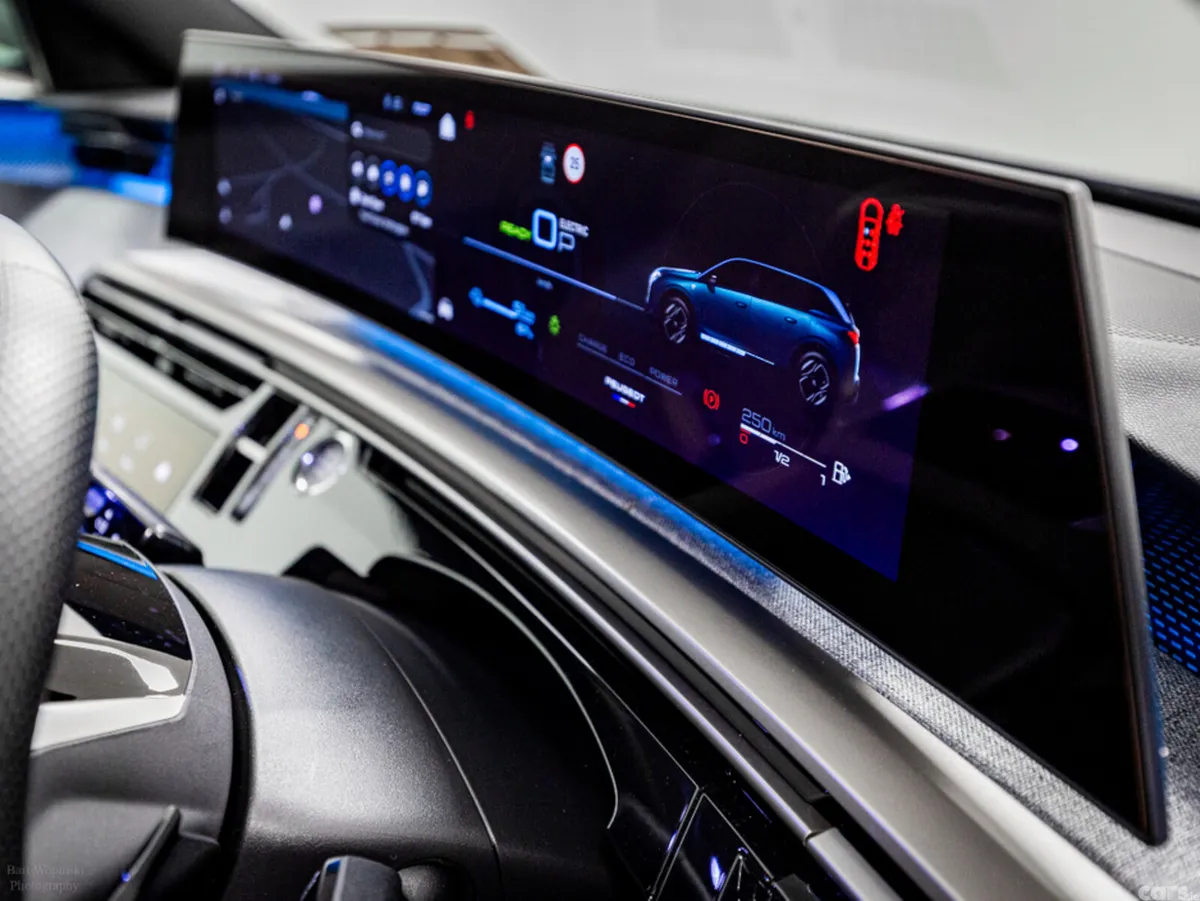 Peugeot 5008 SUV, Petrol Plug-in Hybrid, 2025, Grey