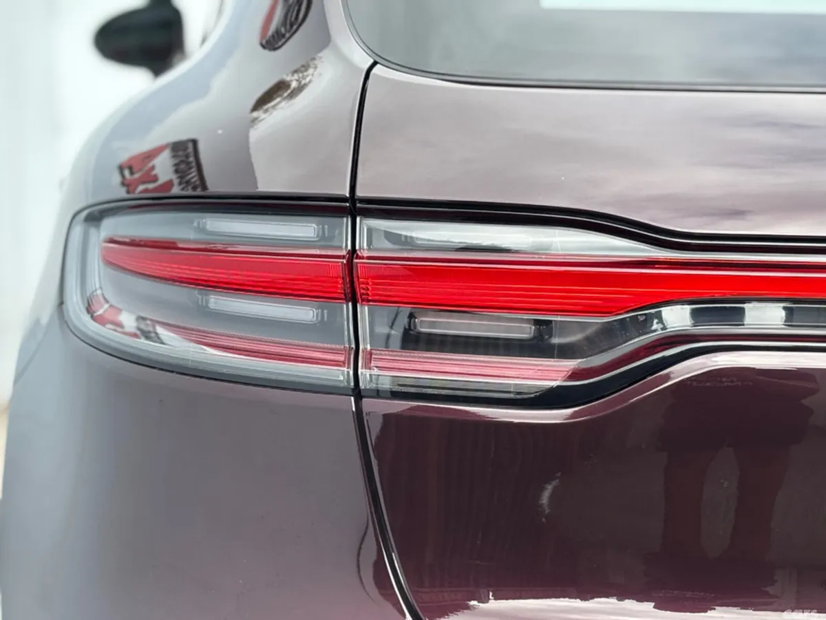 Porsche Macan Van, Petrol, 2023, Red