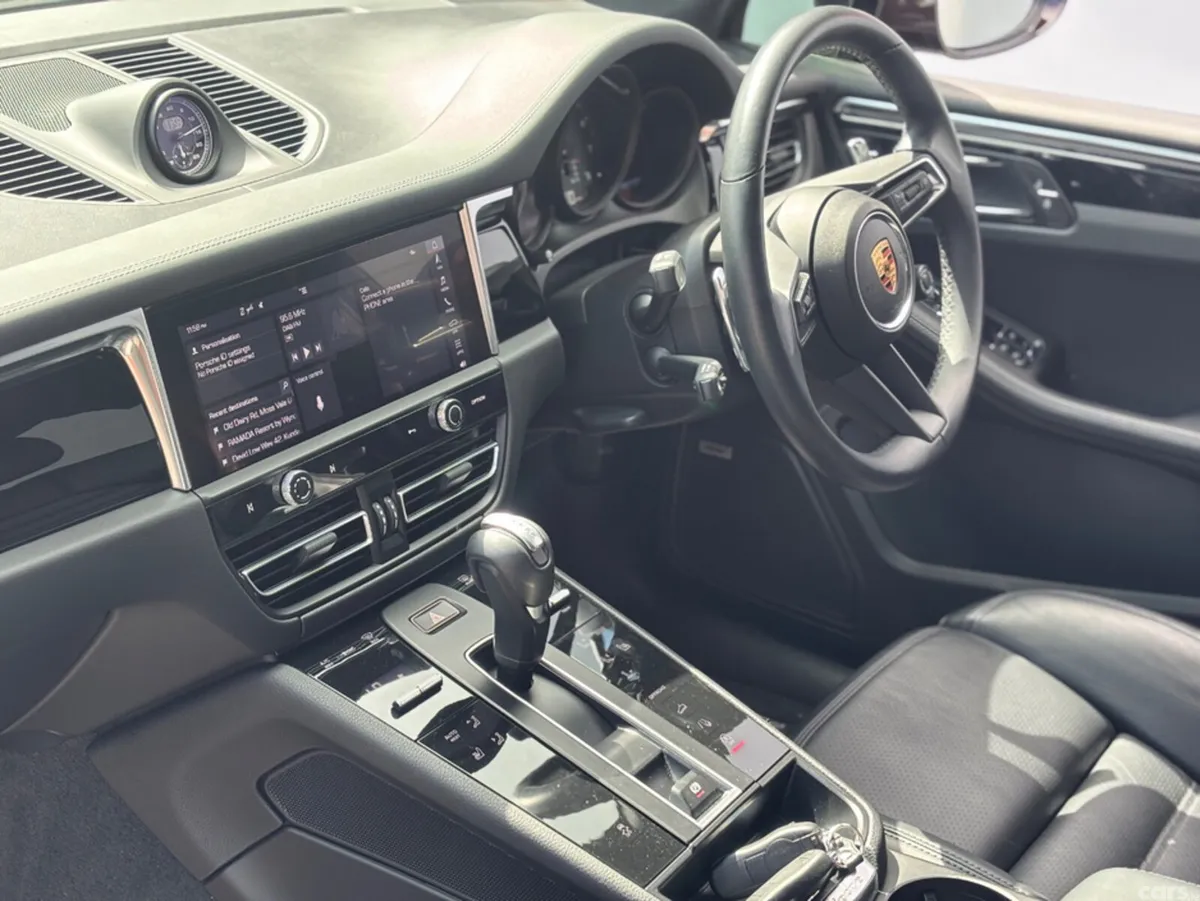 Porsche Macan Van, Petrol, 2023, Red