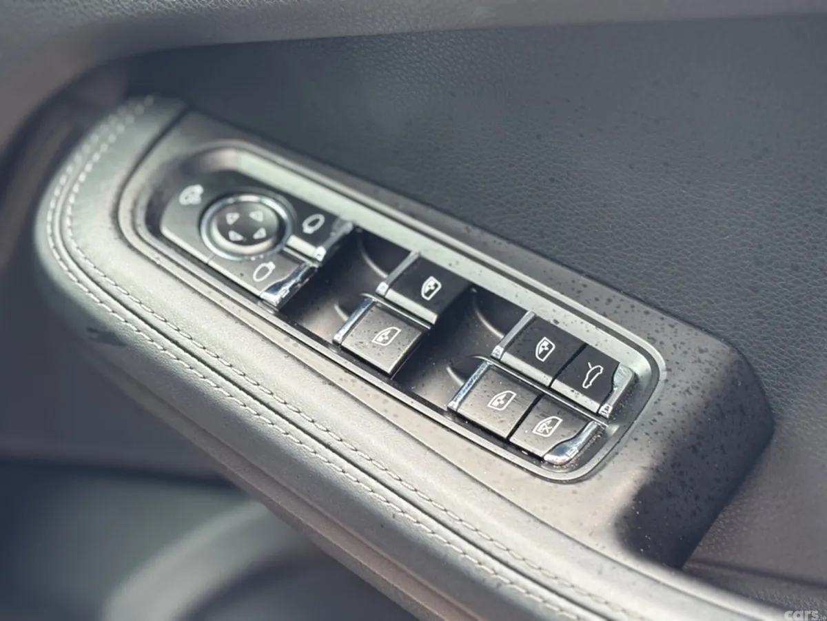 Porsche Macan Van, Petrol, 2023, Red