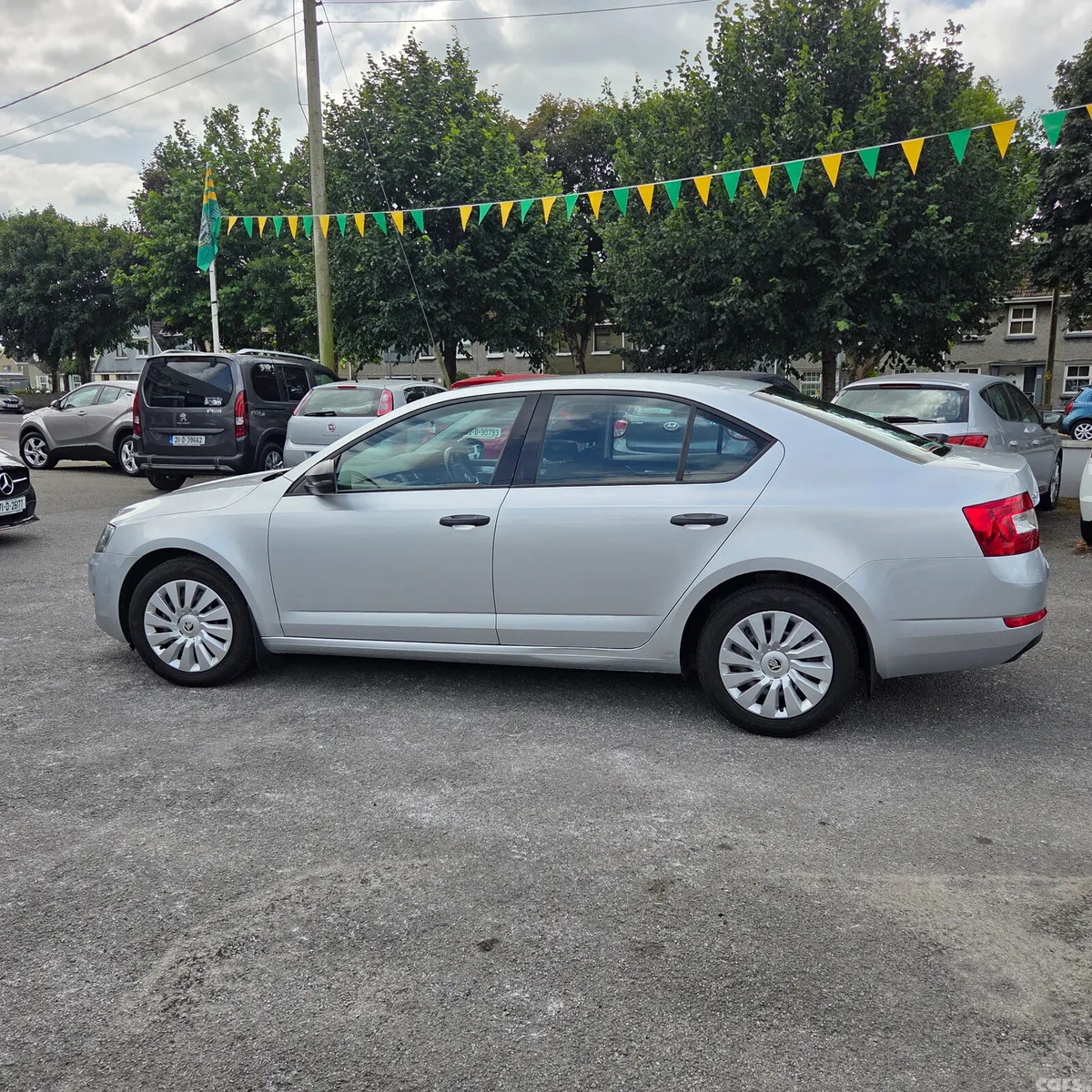 Skoda Octavia Saloon, Diesel, 2017, Grey