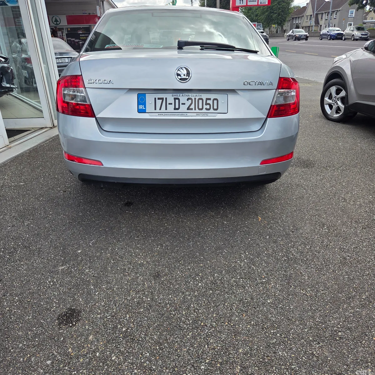 Skoda Octavia Saloon, Diesel, 2017, Grey