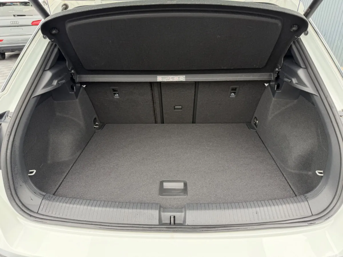 Volkswagen T-Roc SUV, Diesel, 2021, White