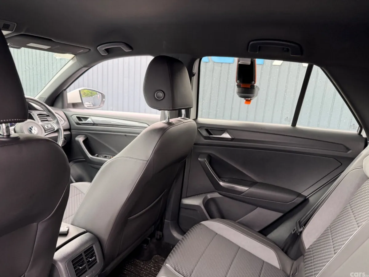 Volkswagen T-Roc SUV, Diesel, 2021, White