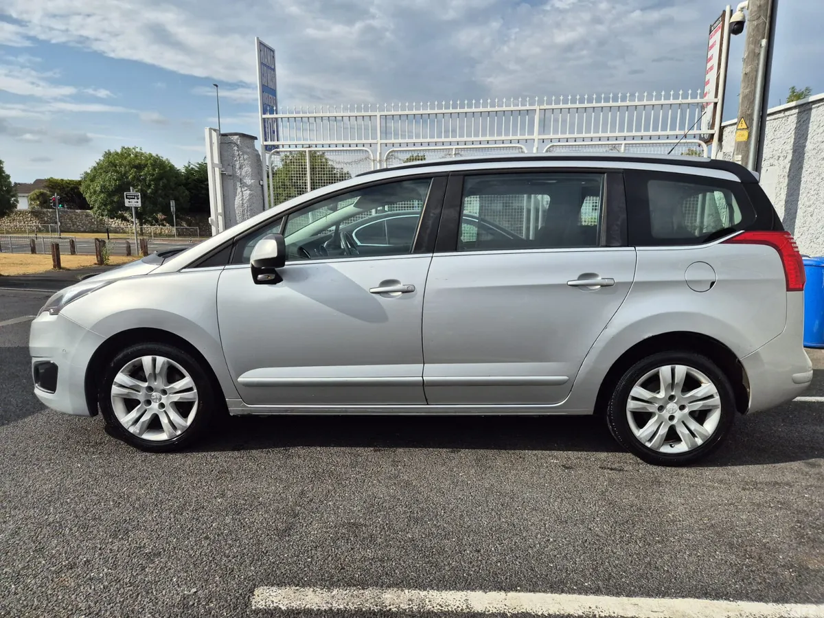 Peugeot 5008 MPV, Diesel, 2016, Grey