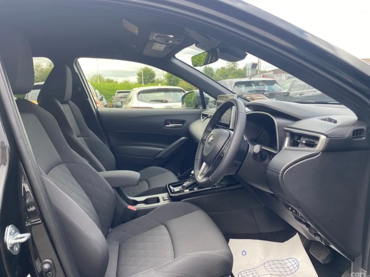 Toyota Corolla Cross Hatchback, Petrol Hybrid, 2026, Black