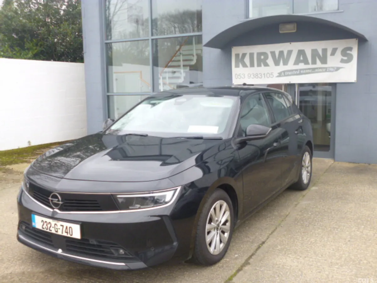 Opel Astra Hatchback, Petrol, 2023, Black