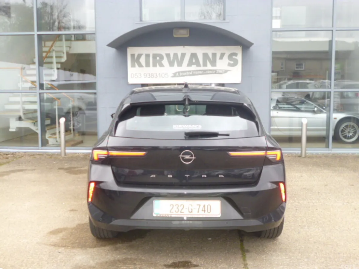 Opel Astra Hatchback, Petrol, 2023, Black