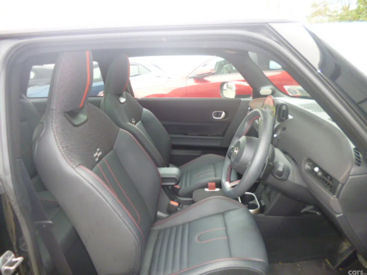 Mini Cooper Hatchback, Petrol, 2024, Black