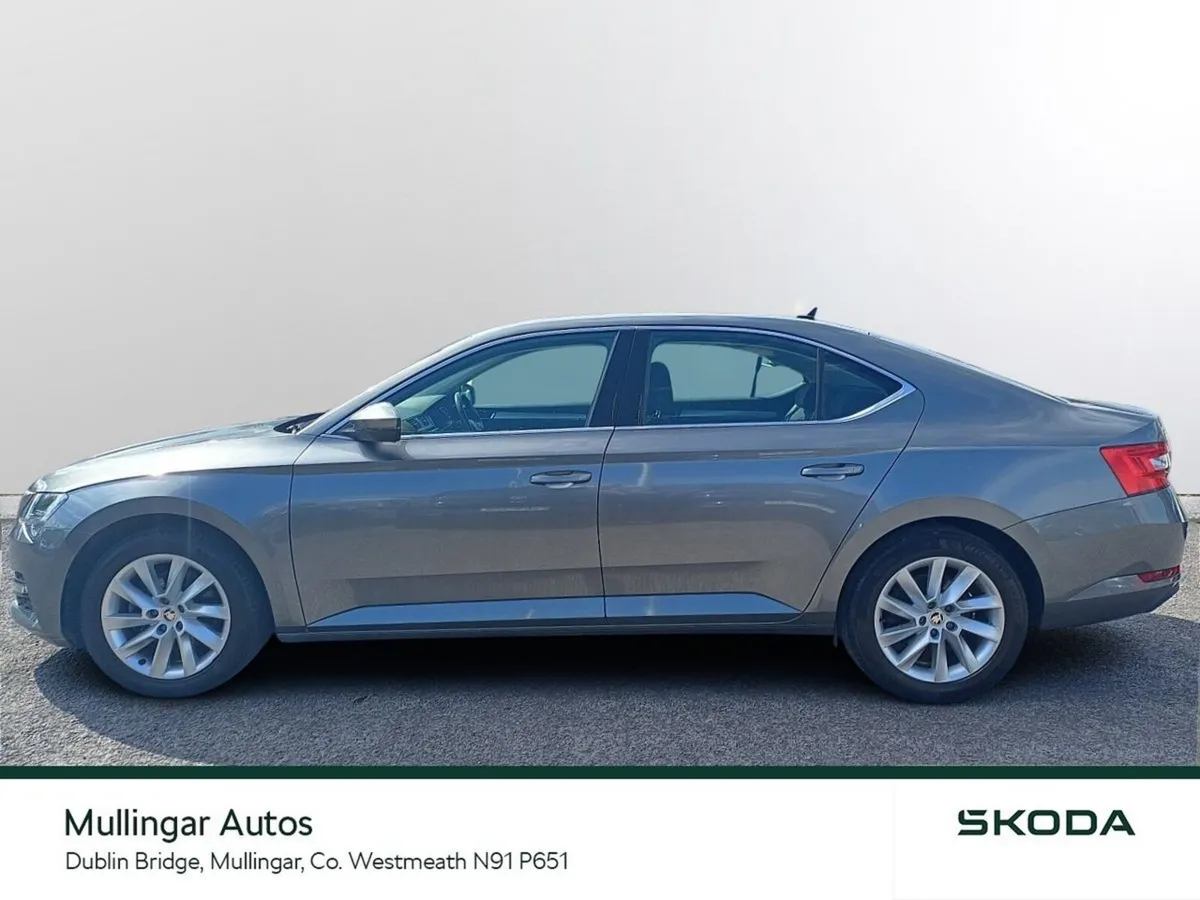 Skoda Superb Saloon, Diesel, 2023, Grey