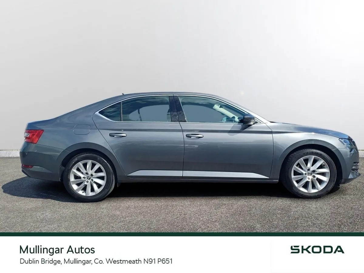 Skoda Superb Saloon, Diesel, 2023, Grey