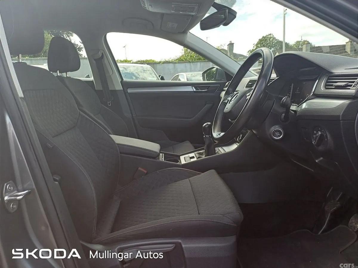 Skoda Superb Saloon, Diesel, 2023, Grey