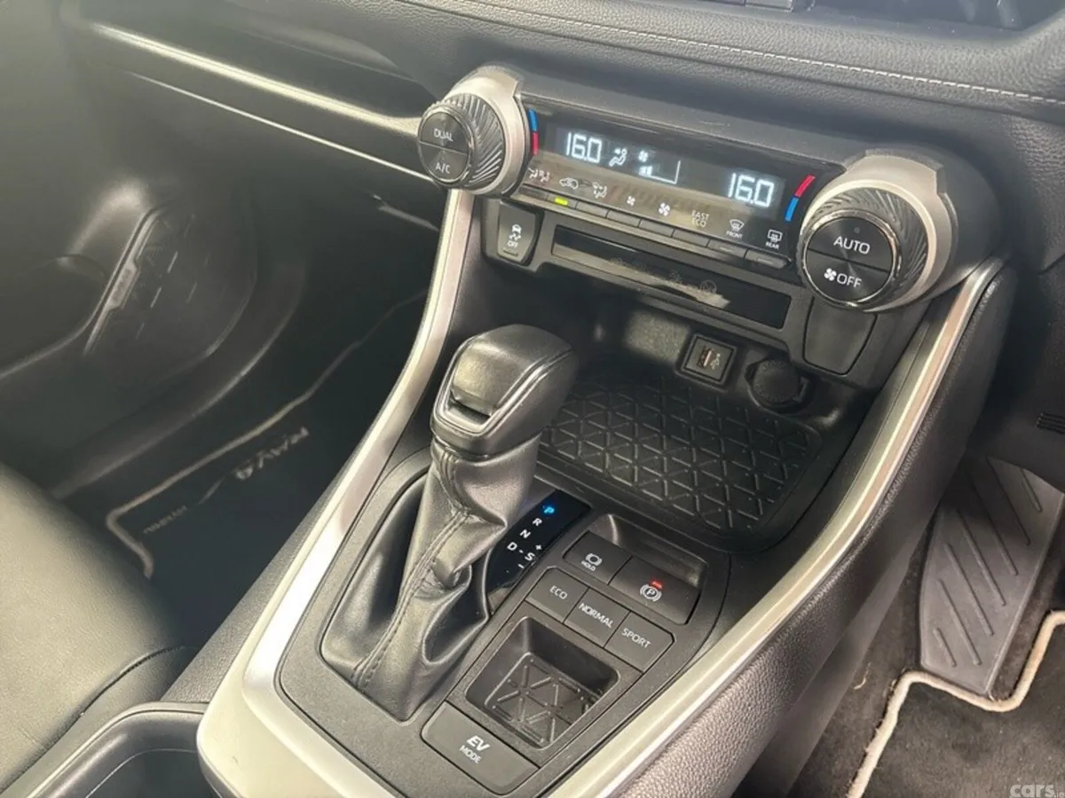 Toyota RAV4 SUV, Petrol Hybrid, 2023, Red