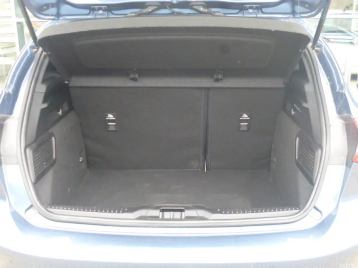 Ford Focus Hatchback, Petrol Hybrid, 2021, Blue