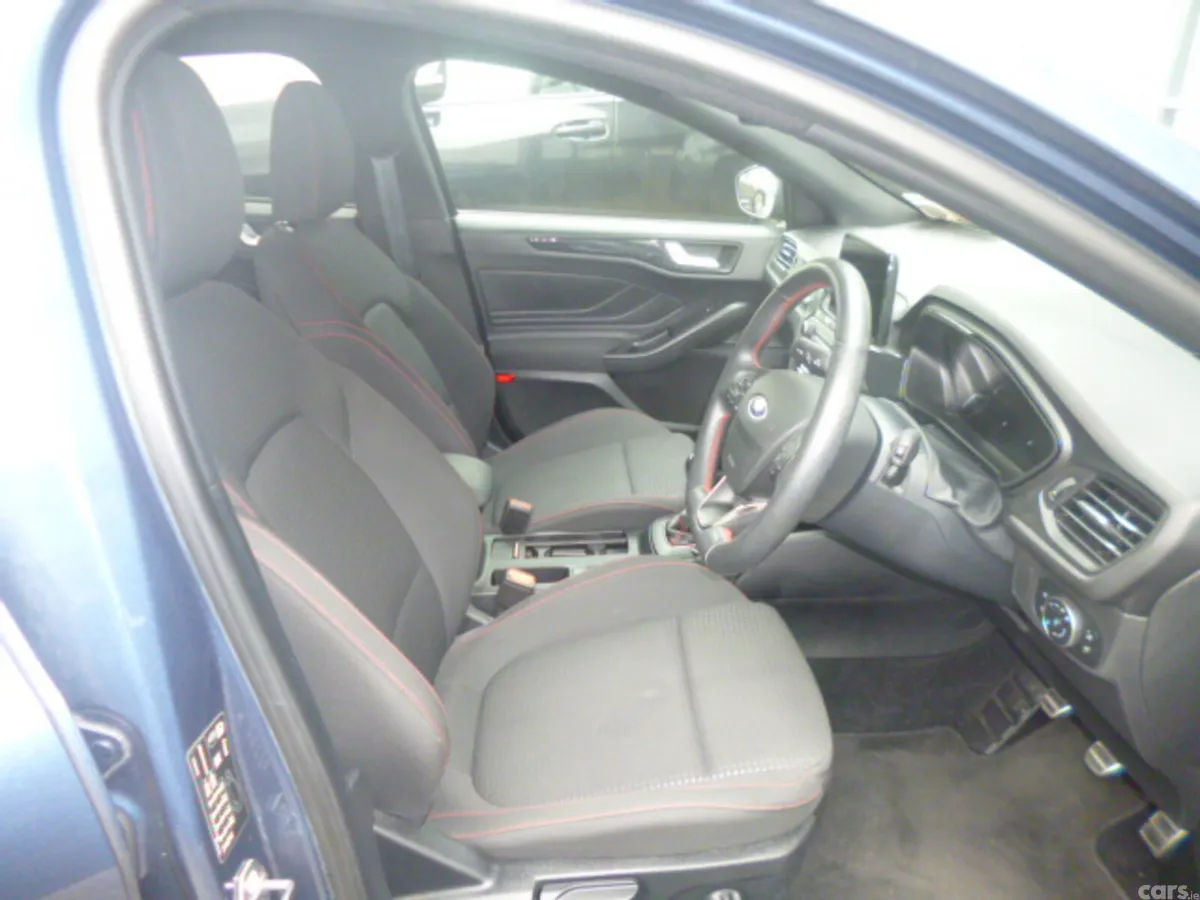 Ford Focus Hatchback, Petrol Hybrid, 2021, Blue