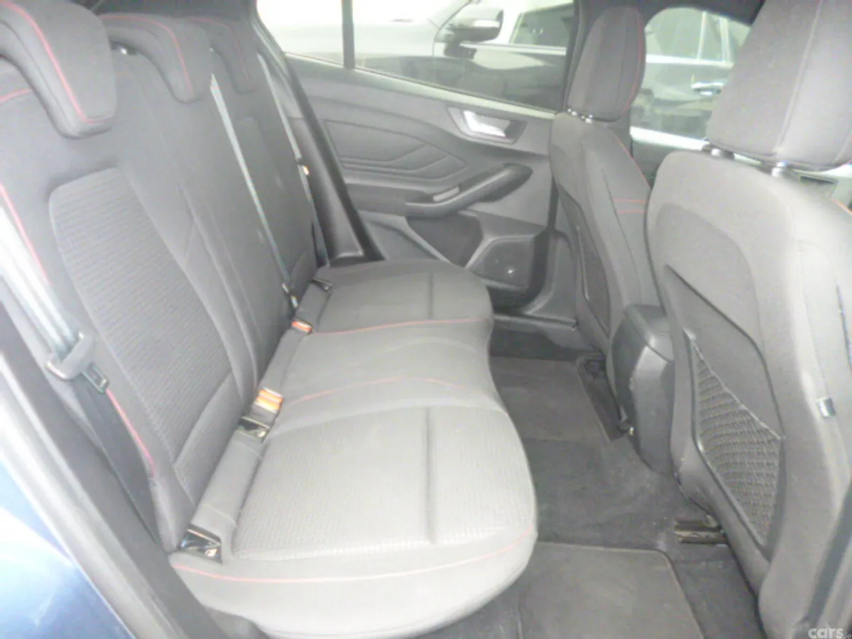 Ford Focus Hatchback, Petrol Hybrid, 2021, Blue
