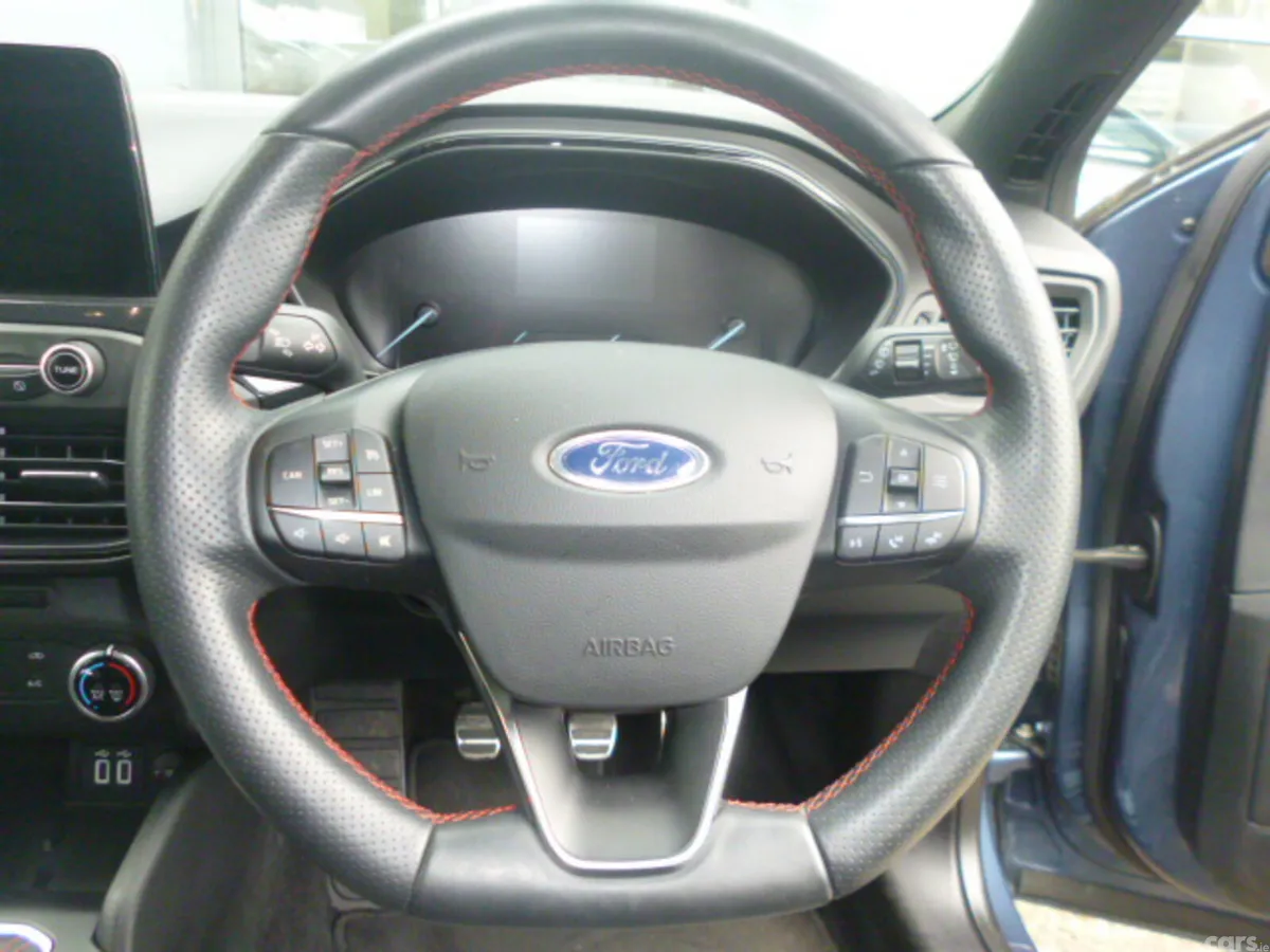 Ford Focus Hatchback, Petrol Hybrid, 2021, Blue