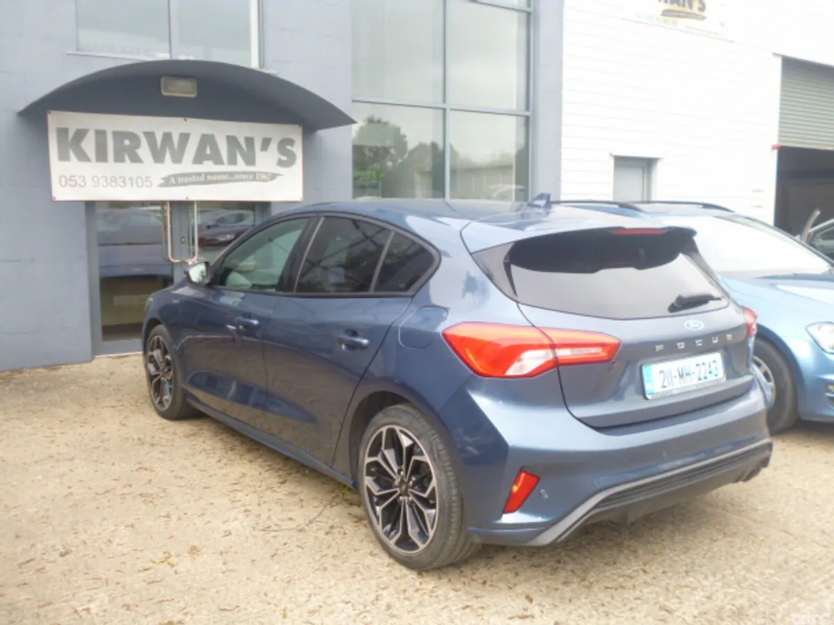 Ford Focus Hatchback, Petrol Hybrid, 2021, Blue