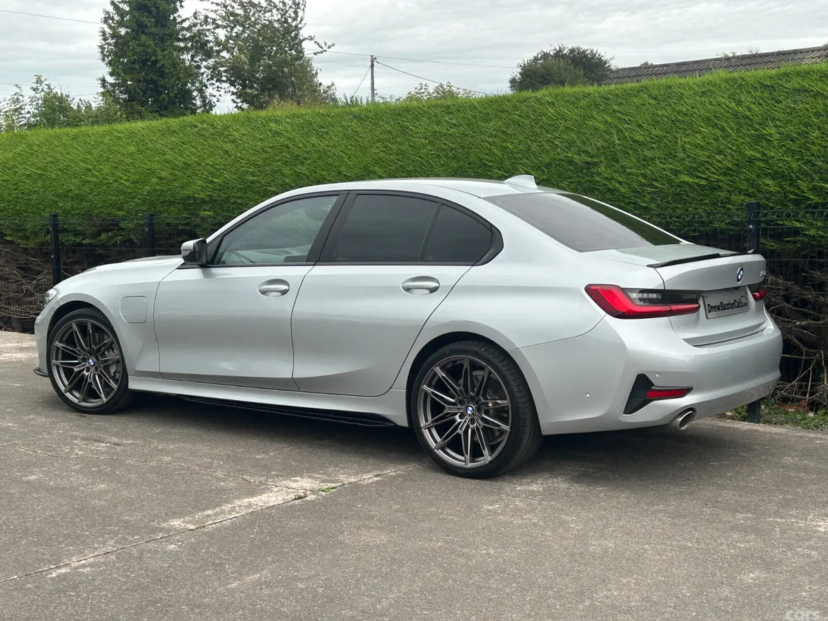 BMW 3-Series Saloon, Petrol Hybrid, 2019, Silver