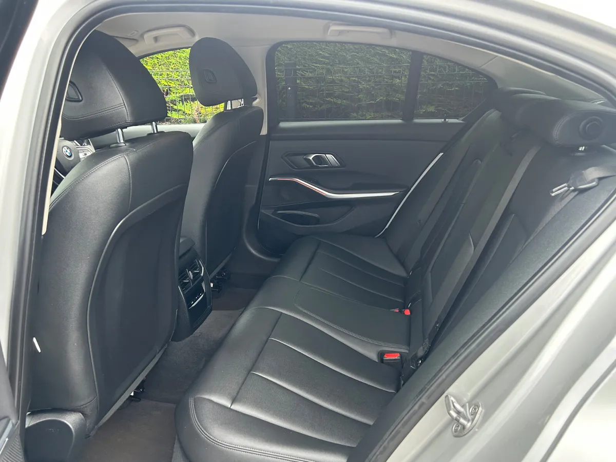 BMW 3-Series Saloon, Petrol Hybrid, 2019, Silver